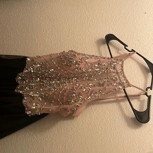 Hey! I’m selling my homecoming dress because i’m getting a new one next year! :)